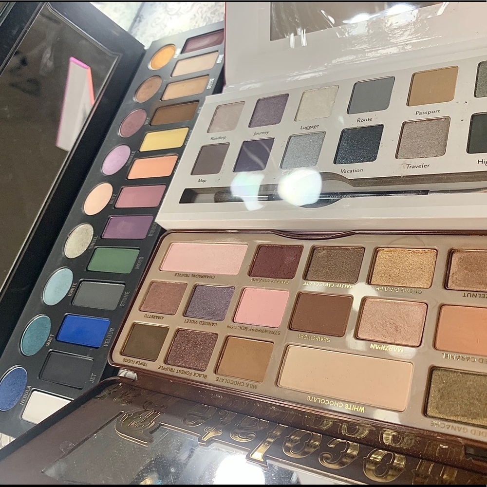High end makeup bundle